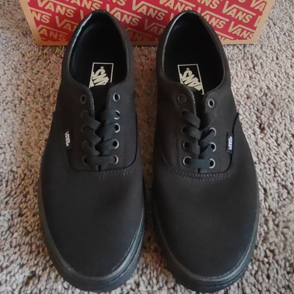 Vans Era Black NWT